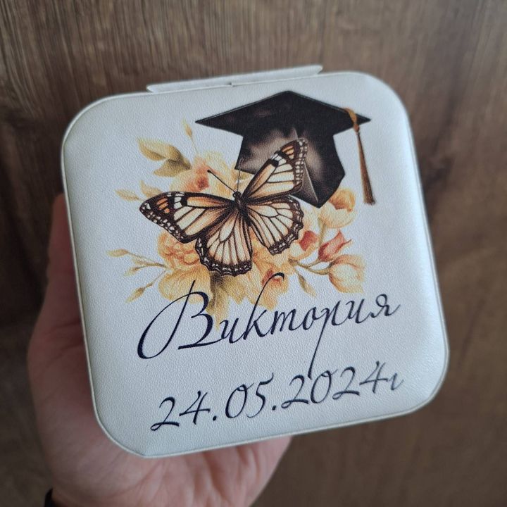 Абитуриентски подаръци за бал на момичета