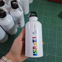 Спортни бутилки за вода с дизайн по поръчка