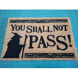Забавна изтривалка с надпис You shall not pass! - подарък с чувство за хумор